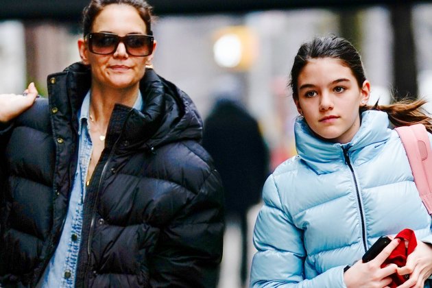 Katie Holmes y Suri/ Agencia