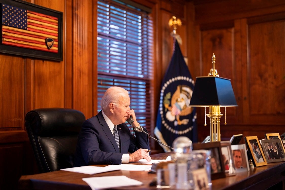 joe biden presidente americano estados unidos telefono llama vladimir putin rusia efe