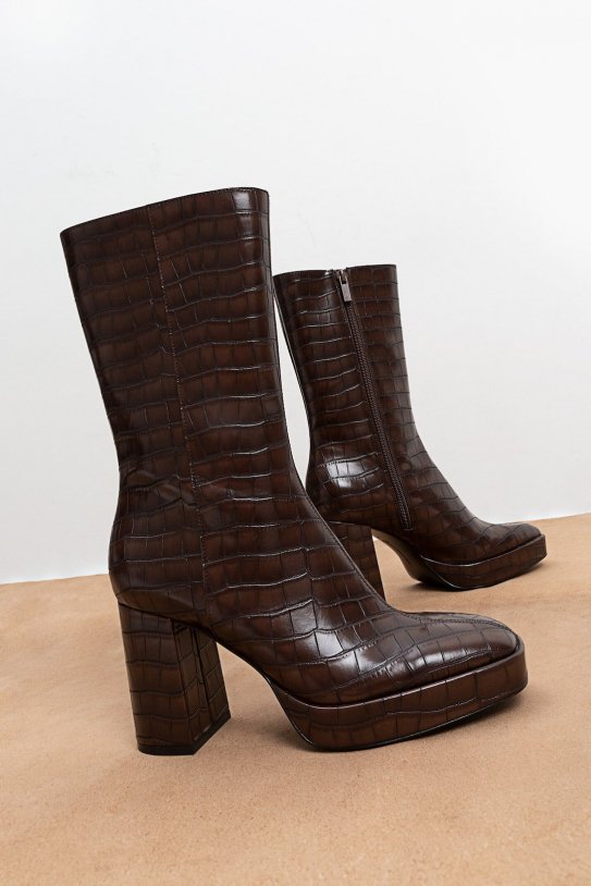 Los nuevos botines animal print con plataforma de Stradivarius lo