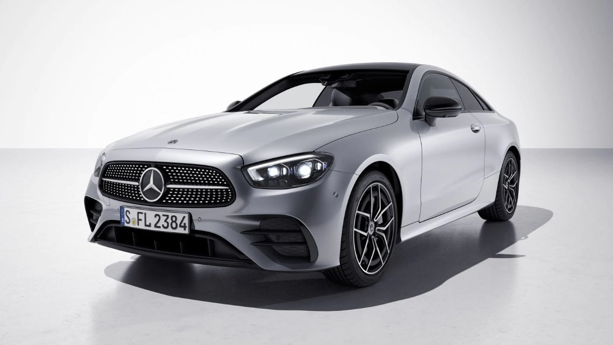Es 16.504 euros más barato que el Mercedes E Coupé y, para muchos, lo iguala en todo e incluso lo mejora