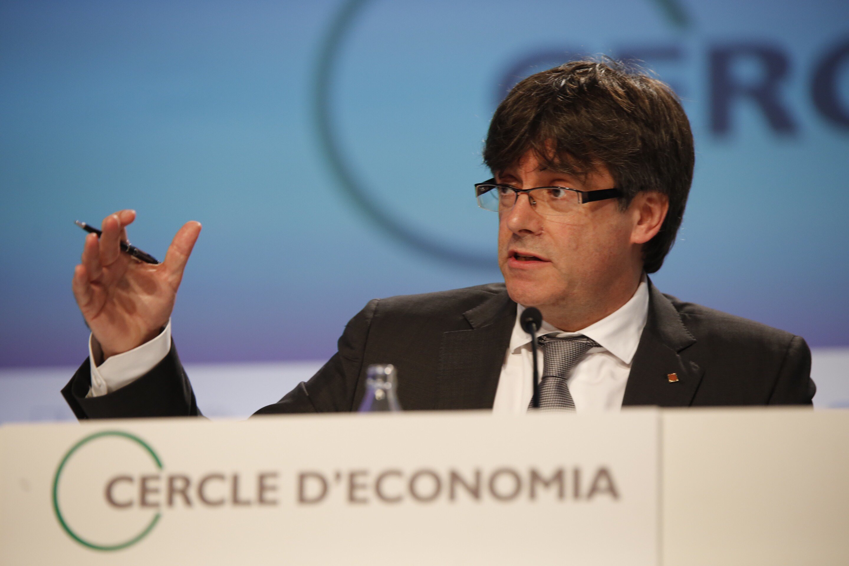 Puigdemont avisa de que la respuesta de Rajoy no ayuda a superar el conflicto