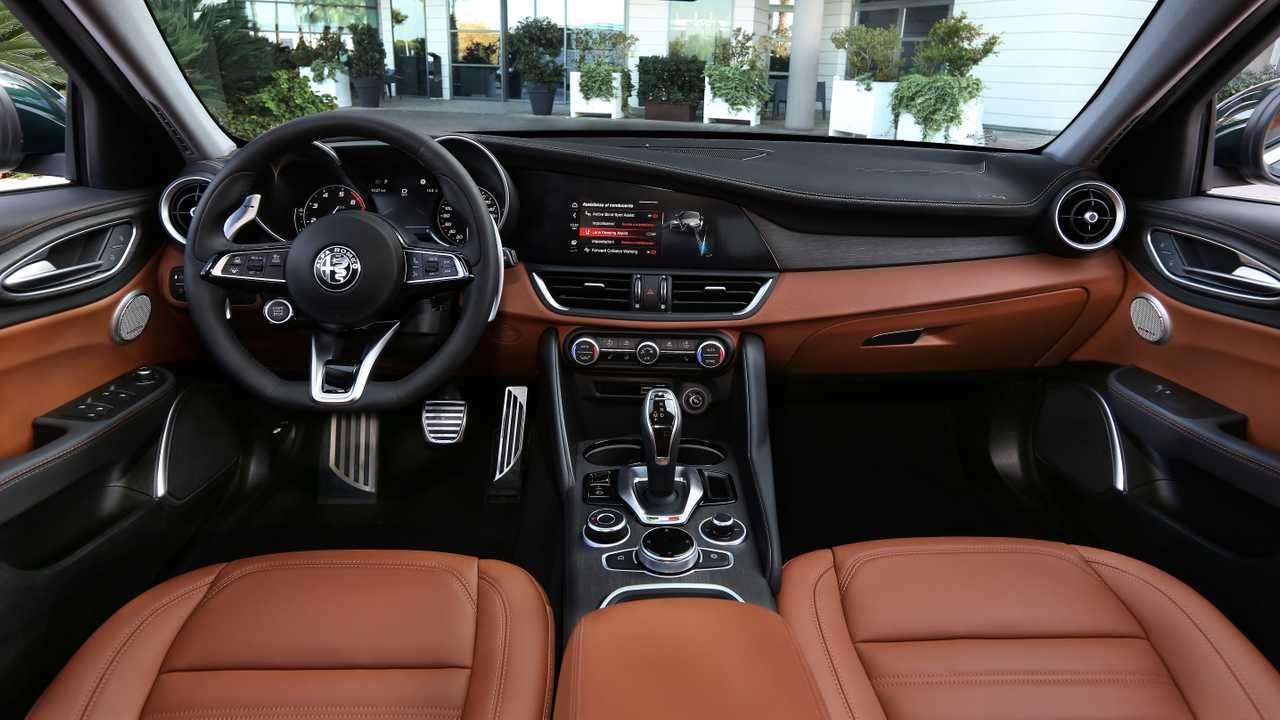 El rival de Mercedes o BMW tiene 9.000 euros de rebaja y viene de Italia