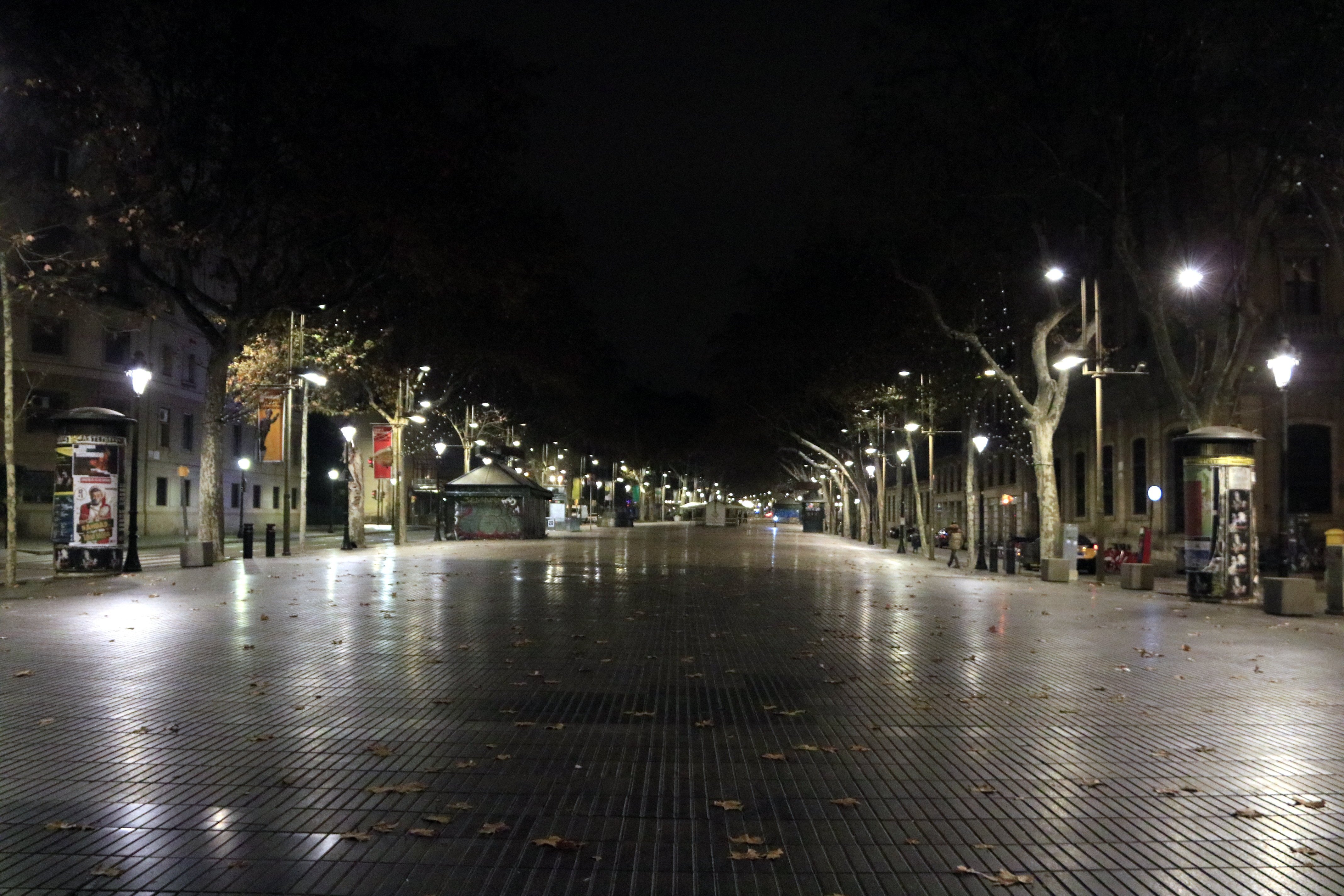 La primera noche sin toque de queda en Catalunya transcurre sin incidencias