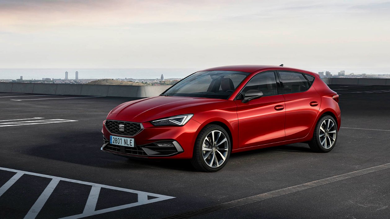 Opel Astra o Seat León rebajado 4.720 euros: ¿cuál es mejor comprar?