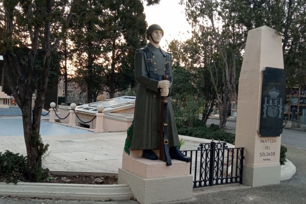 panteon soldado cementerio santo andreu foto jordi palmer (2)