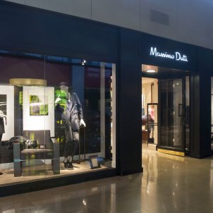 Massimo Dutti rebaixa la bossa originària del segle XIX que torna a ser tendència