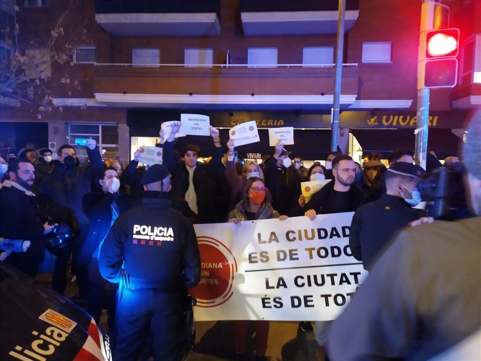 EuropaPress 4176935 case centenar personas concentran contra cortes avenida meridiana barcelona