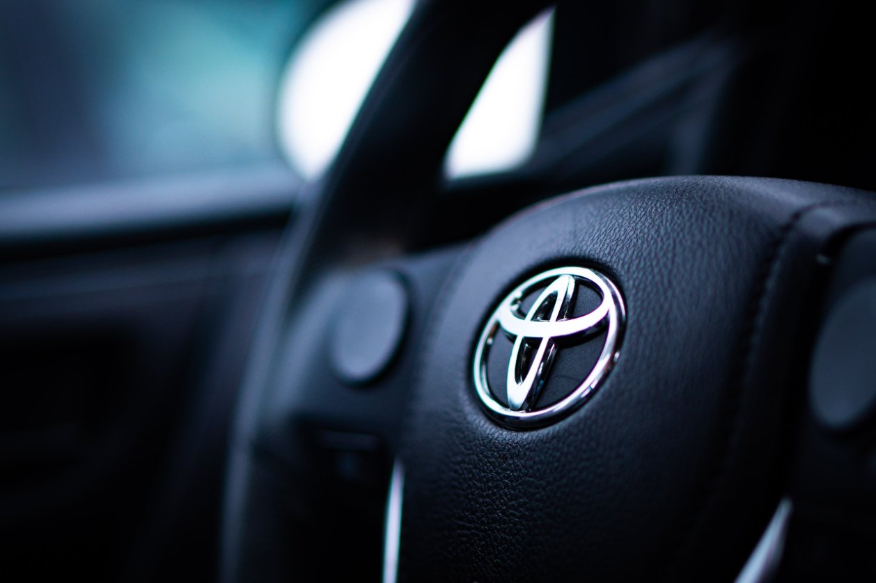 Toyota té un nou cotxe que només emet vapor d'aigua