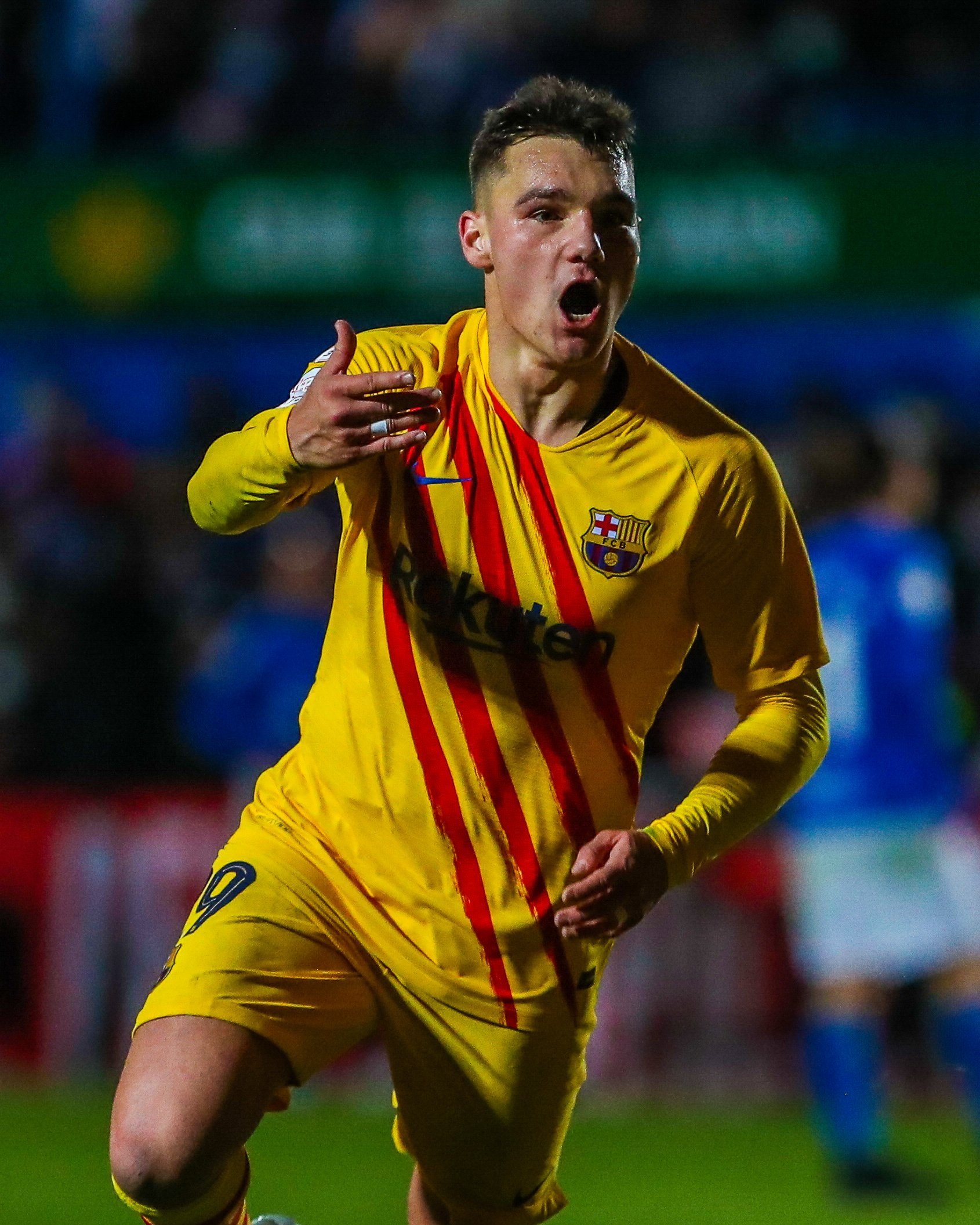 El Barça guanya a Linares (1-2) però hi ha tres futbolistes assenyalats i un altre acaba amb molt deficient