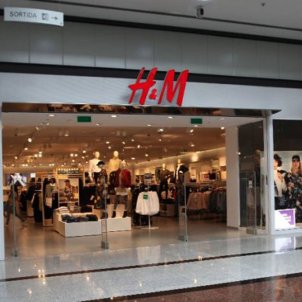 Lo afirmamos: este abrigo con estampado de leopardo de H\u0026M es (y va a ser)  un imán de miradas
