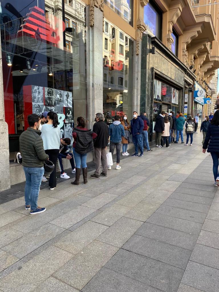 Les botigues New Balance a Espanya tanquen en quedar-se sense estoc