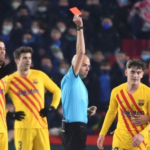El Barça sucumbe al empuje del Granada y sigue fuera de la zona Champions (1-1)