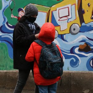 Educació resol dubtes sobre el protocol contra la covid: més de 53.000 confinats
