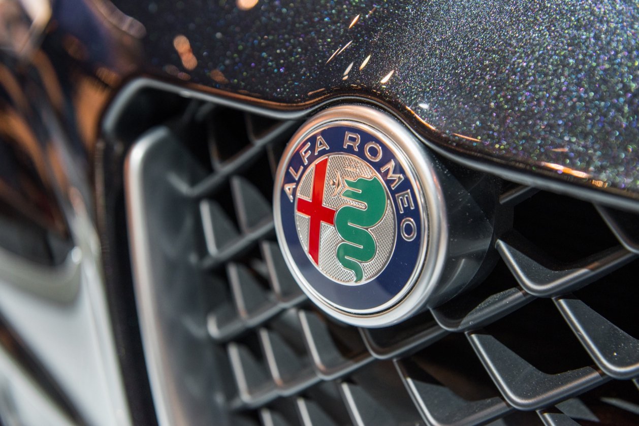 El Alfa Romeo que quizá no sabes que lleva un motor Ferrari