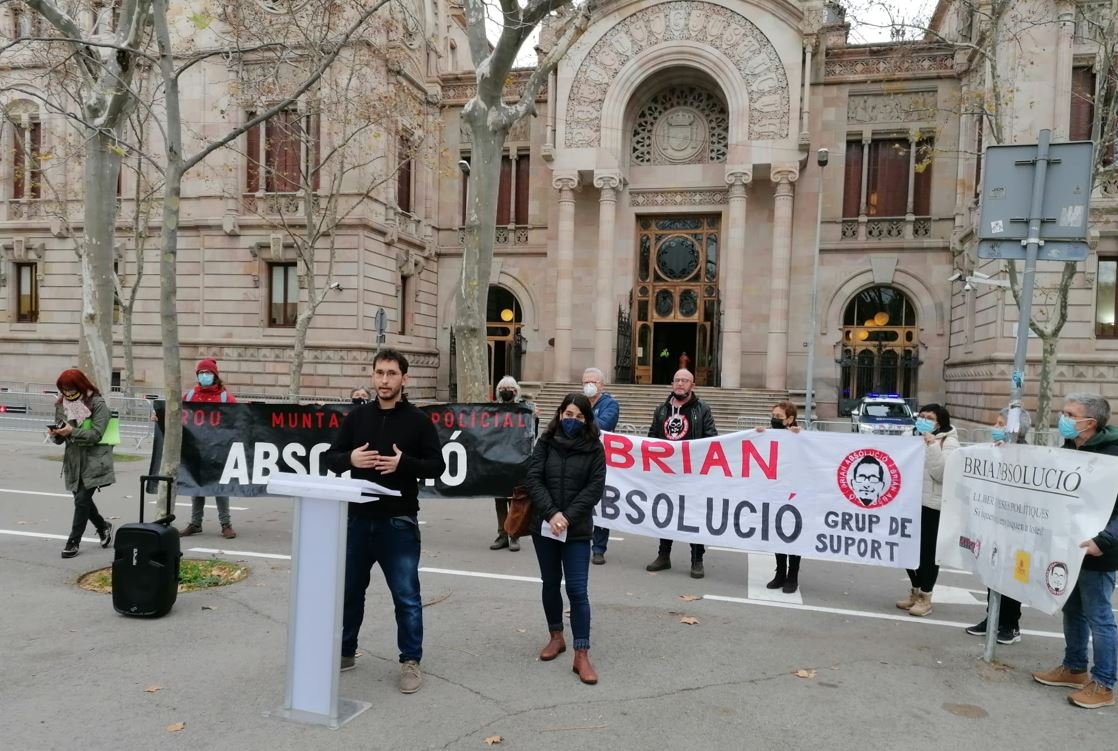 Brian Bartés: "Me piden 9 años de prisión por manifestarme con Tsunami"