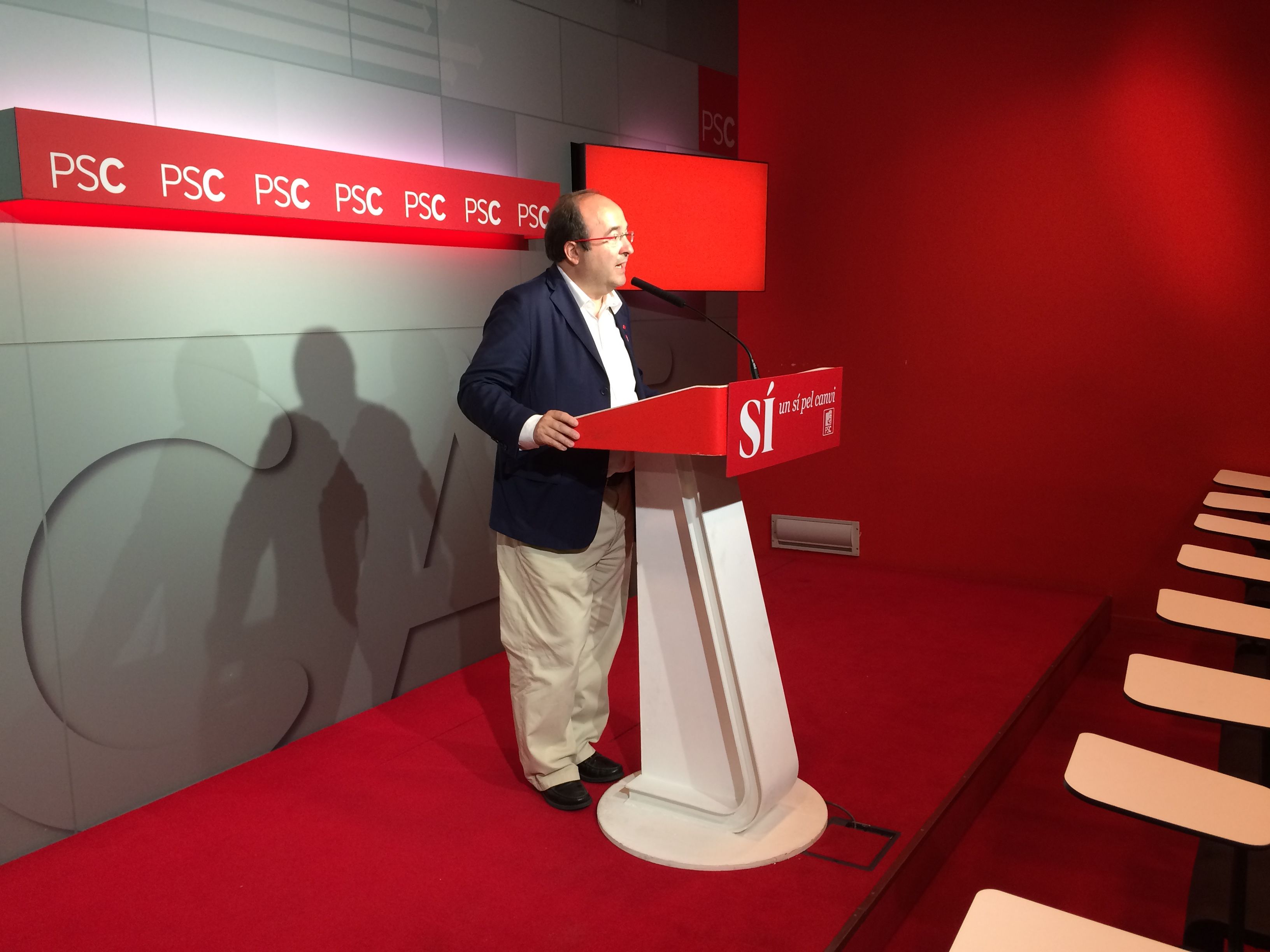Iceta acusa a Rajoy de ser "cómplice" si no cesa a Fernández Díaz