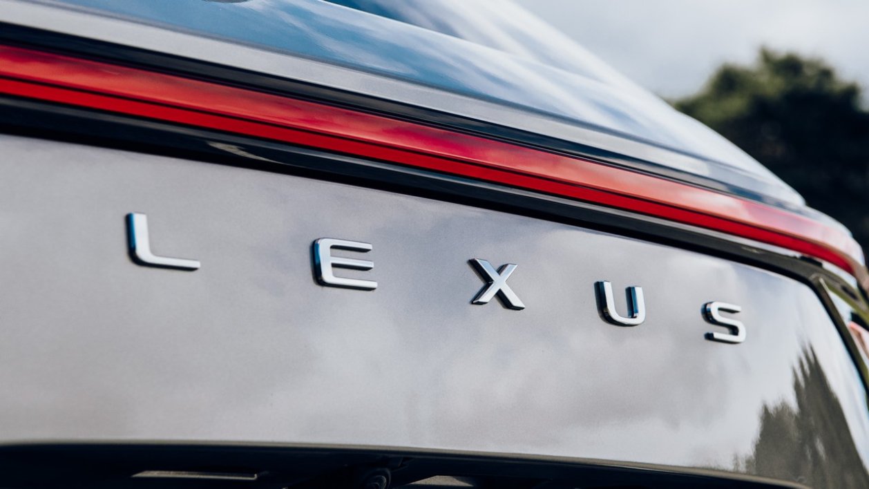 El Lexus que no podrás comprar en España