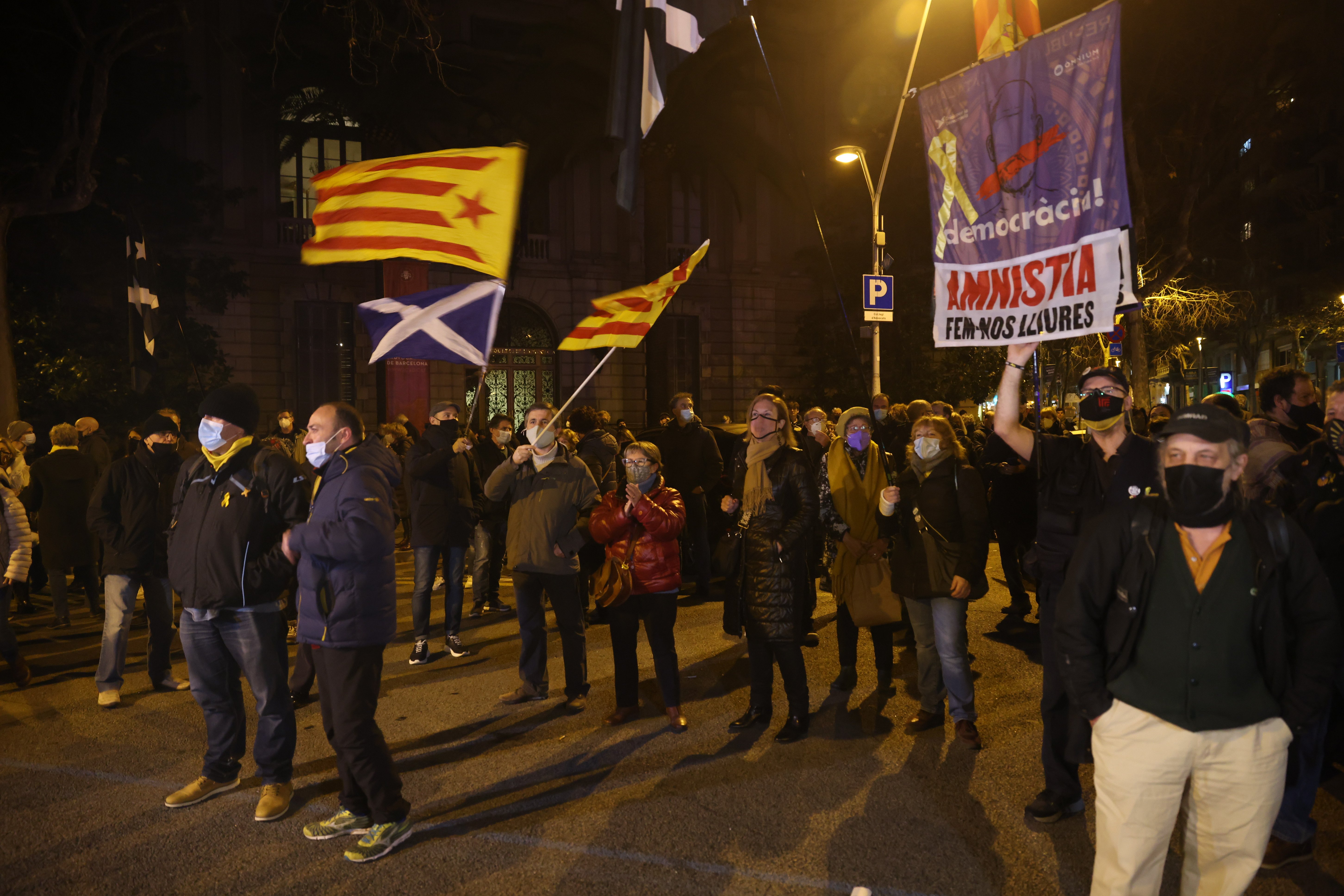 Manifestación en delegación del Gobierno tras palabras de Villarejo sobre CNI y 17-A - Sergi Alcàzar