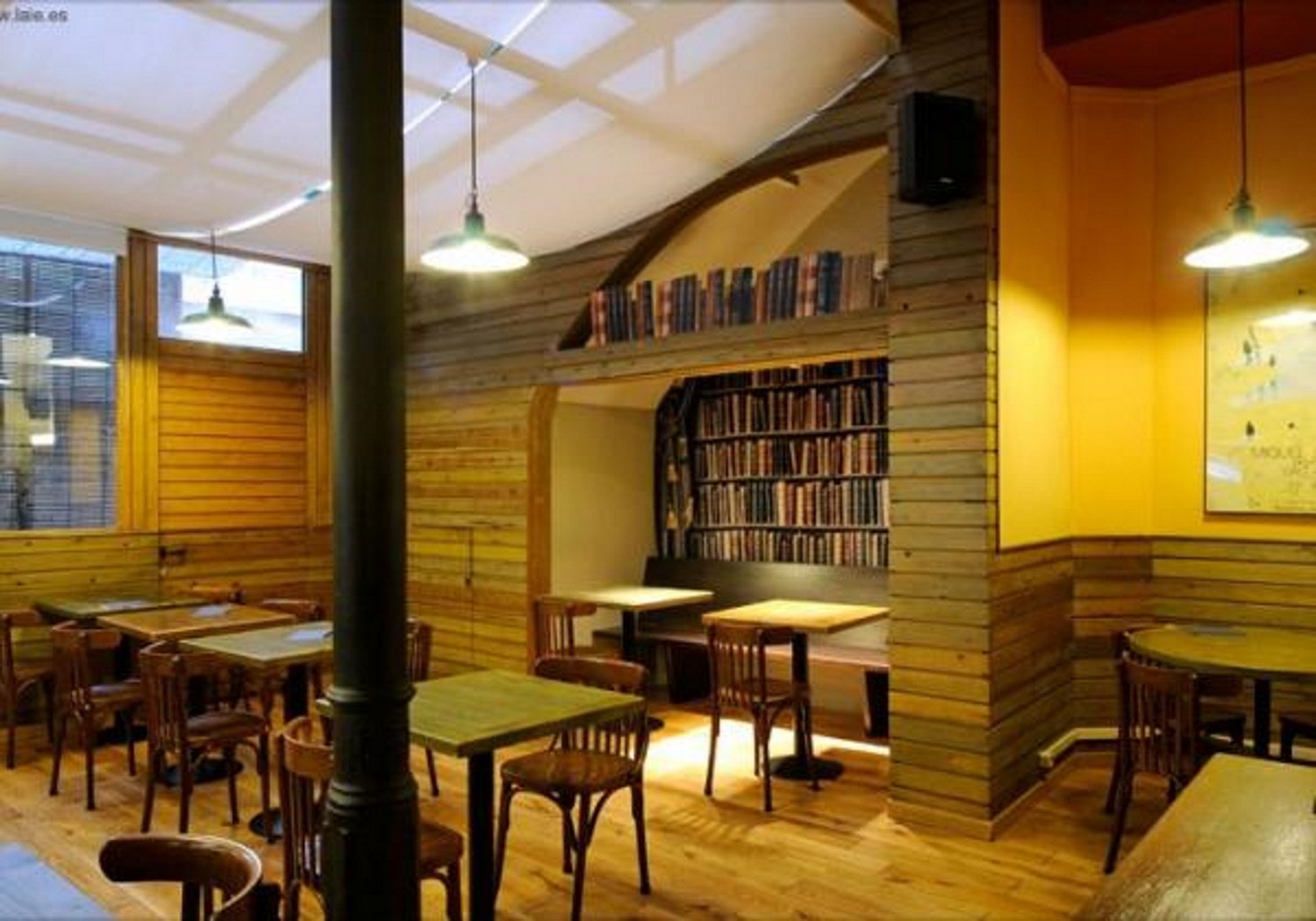 5 lugares con café y libros