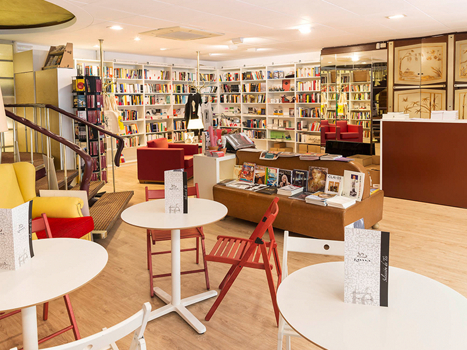 5 lugares con café y libros