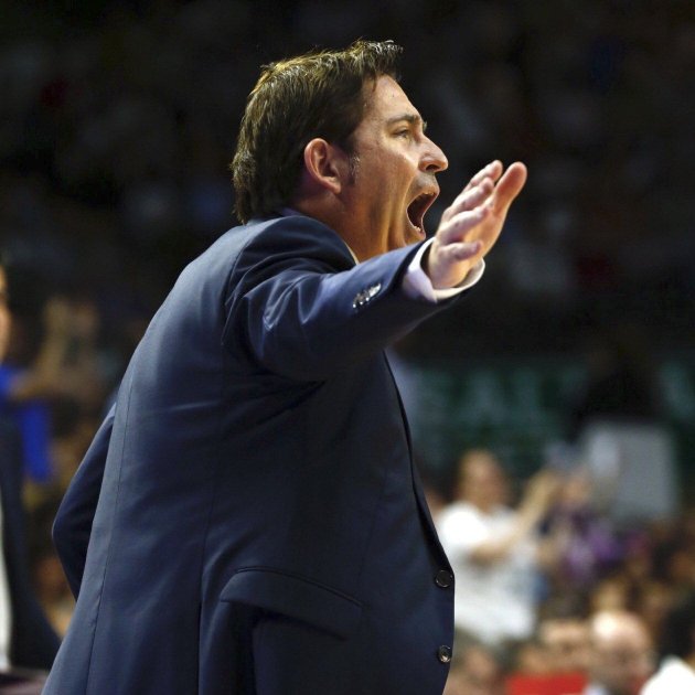 Xavi Pascual banqueta EFE