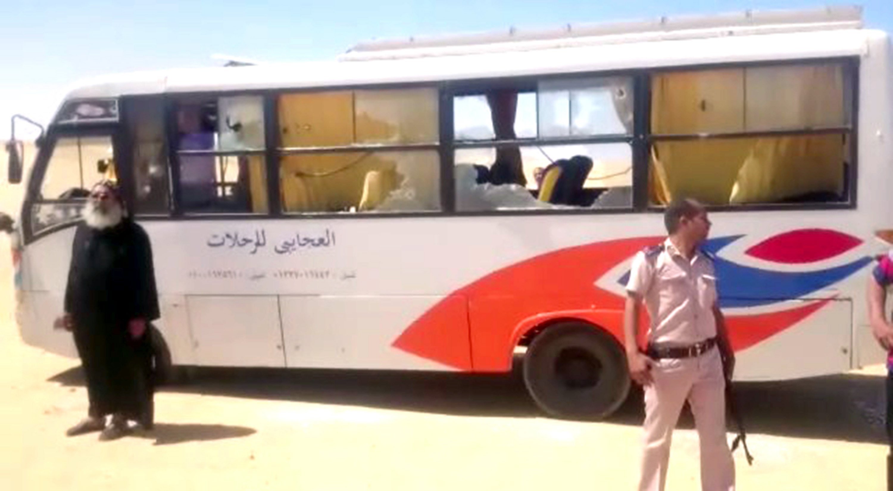 Al menos 28 muertos en un tiroteo contra un autobús de coptos en Egipto