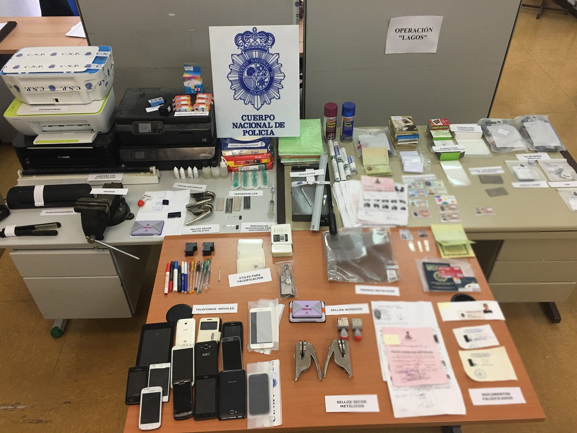 Doce detenidos de una red que estafó miles de euros con anuncios falsos de pisos en alquiler