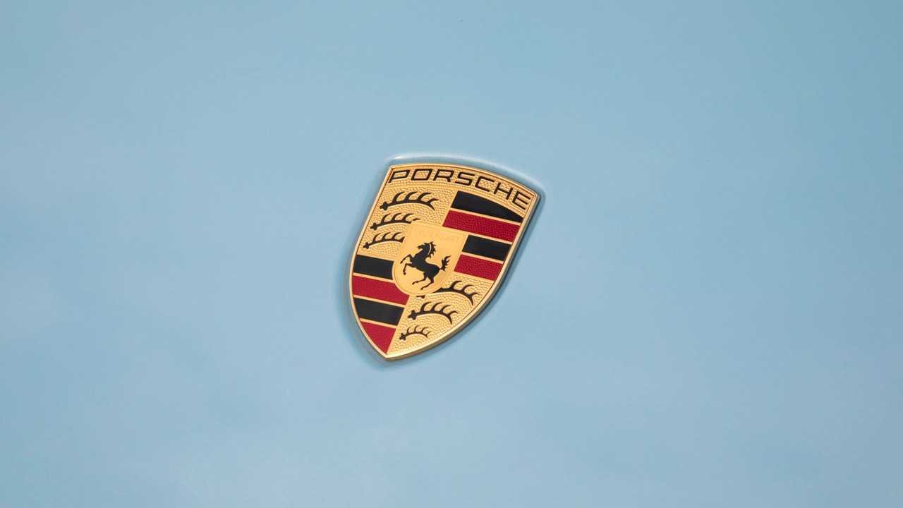Hi ha una espècie de rèplica del Porsche Panamera a la Xina que costa poc més de 27.000 euros