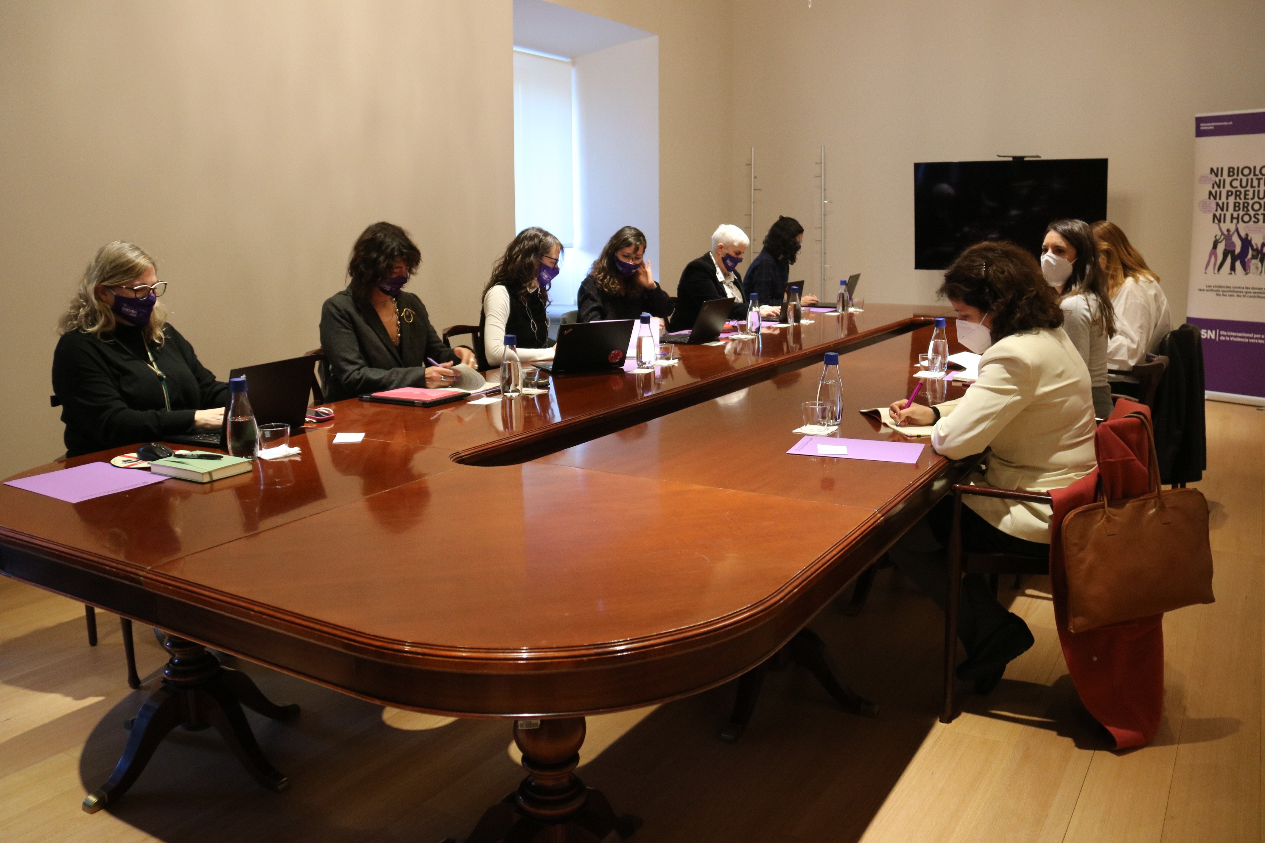 reunión tània verge irene montero departament igualtat i feminismes   acn