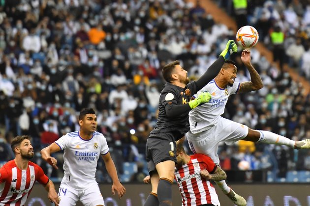 unai simon militao athletic club real madrid efe