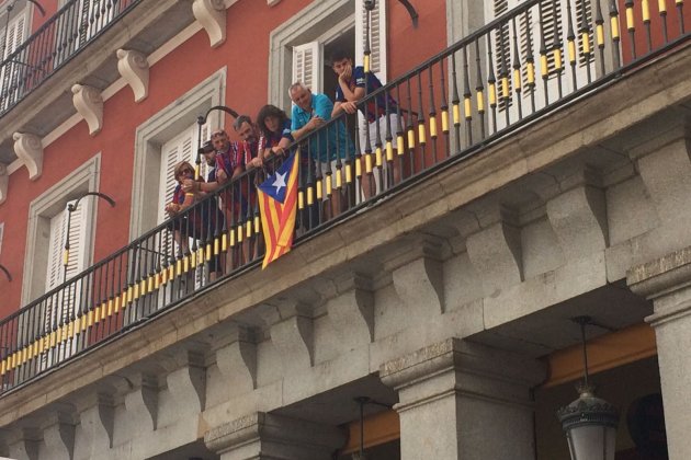 bandera estelada|estrellas barça alabas plaza mayor EFE