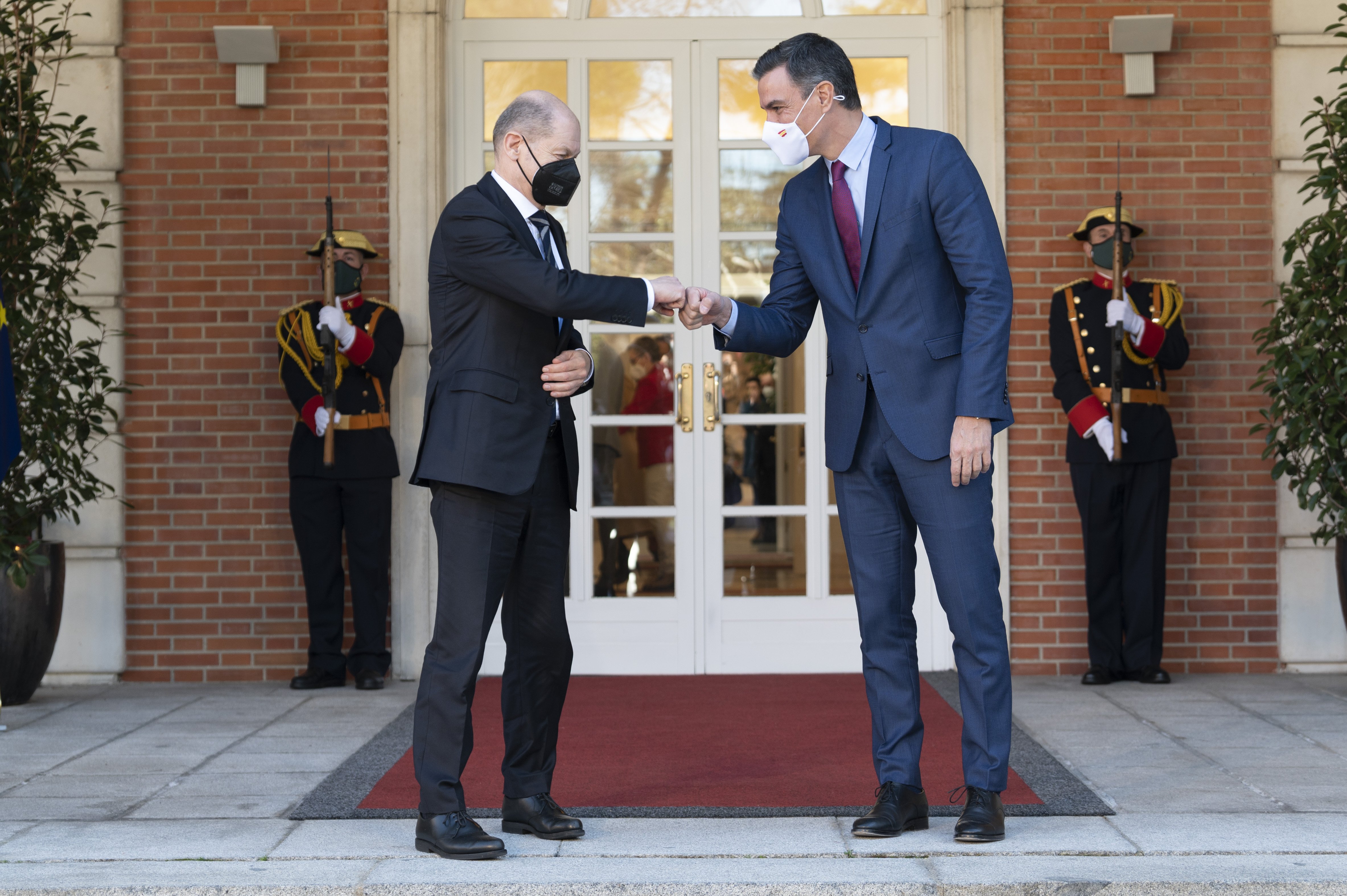 Sánchez se compromete con la ley de vivienda pese a los reproches del CGPJ