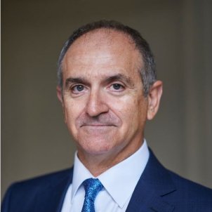 Jesús M. Sánchez relleva Gay com a degà de l'advocacia de Barcelona