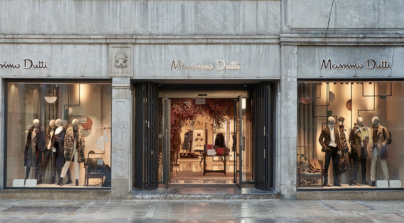 Hay camisas y luego está la nueva de Massimo Dutti Studio con popelín y nudo: obra de arte