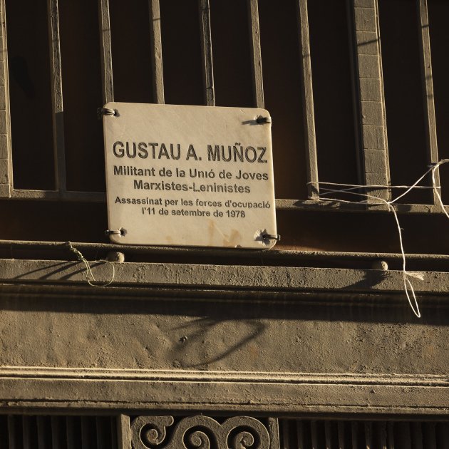 Placa Gustau A. Muñoz Unio Joves Marxistes Leninistes - Sergi Alcàzar