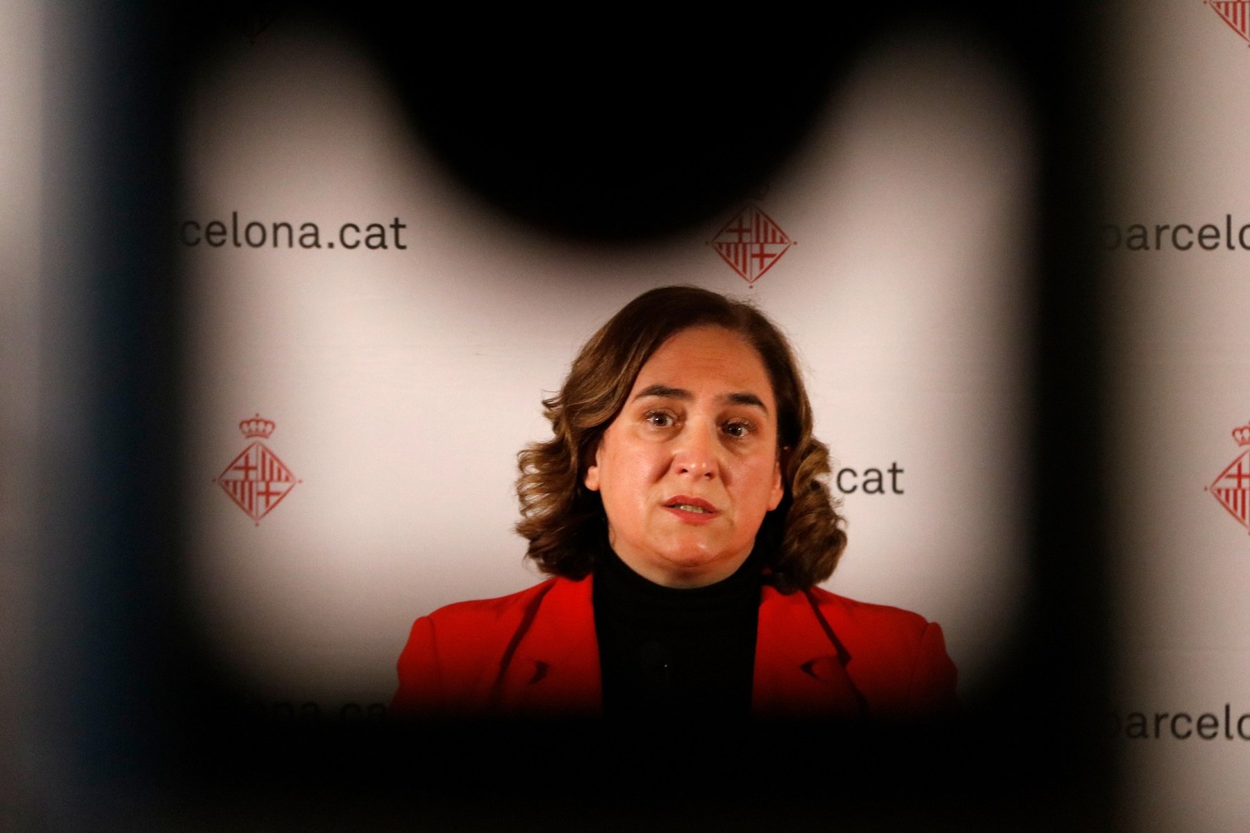 Colau confia que la querella "quedarà en no res" i descarta renunciar al càrrec