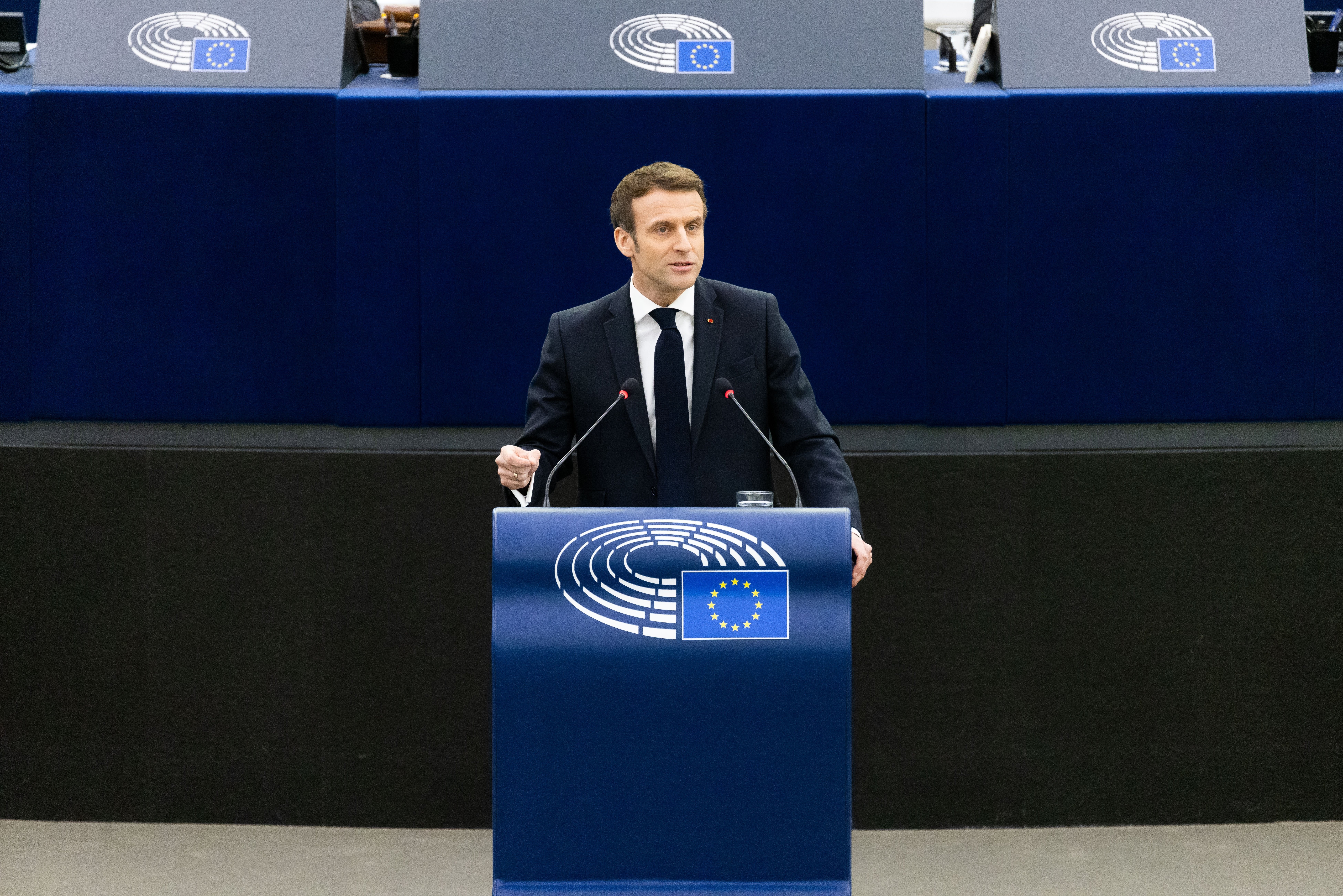 Macron quiere incluir el aborto en la Carta Europea de Derechos Fundamentales