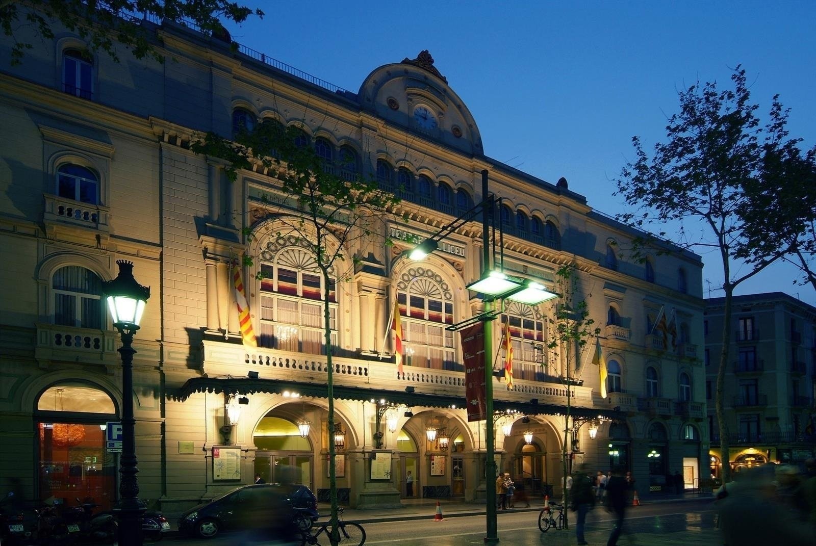 El Liceu se'n va al Port de Barcelona