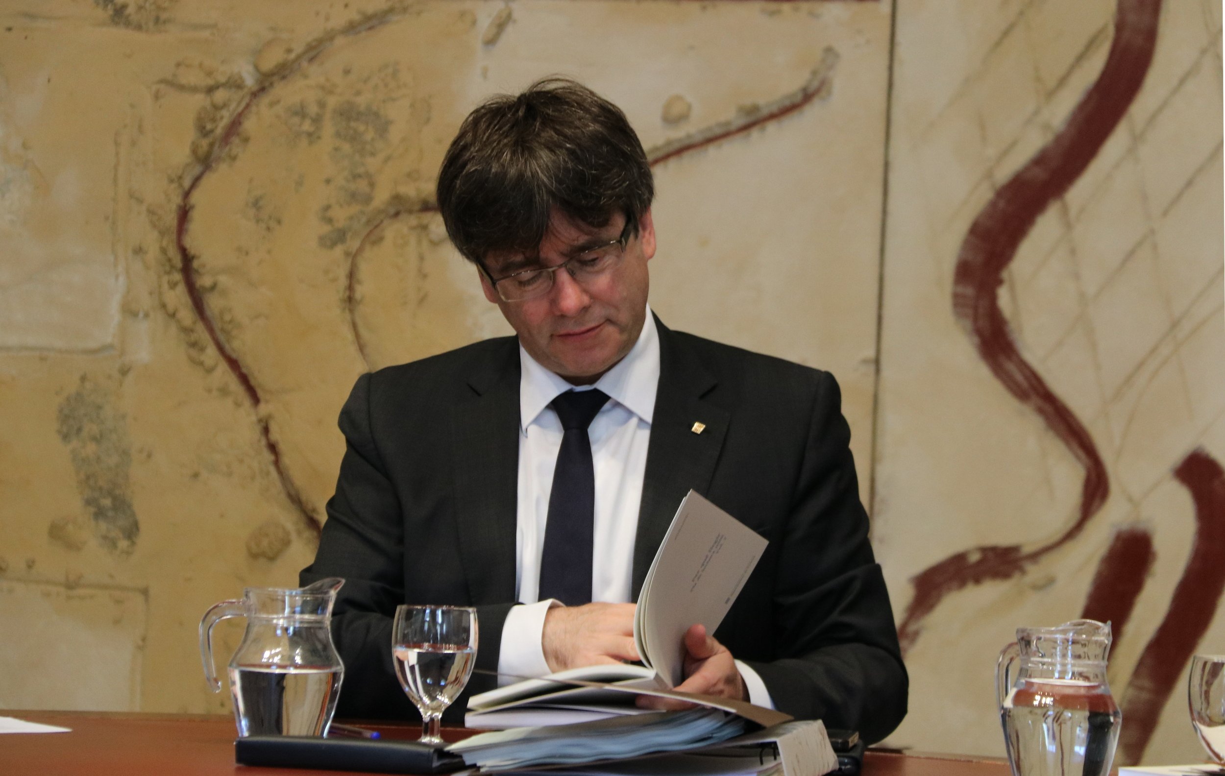 Puigdemont convoca per demà una cimera per abordar el referèndum