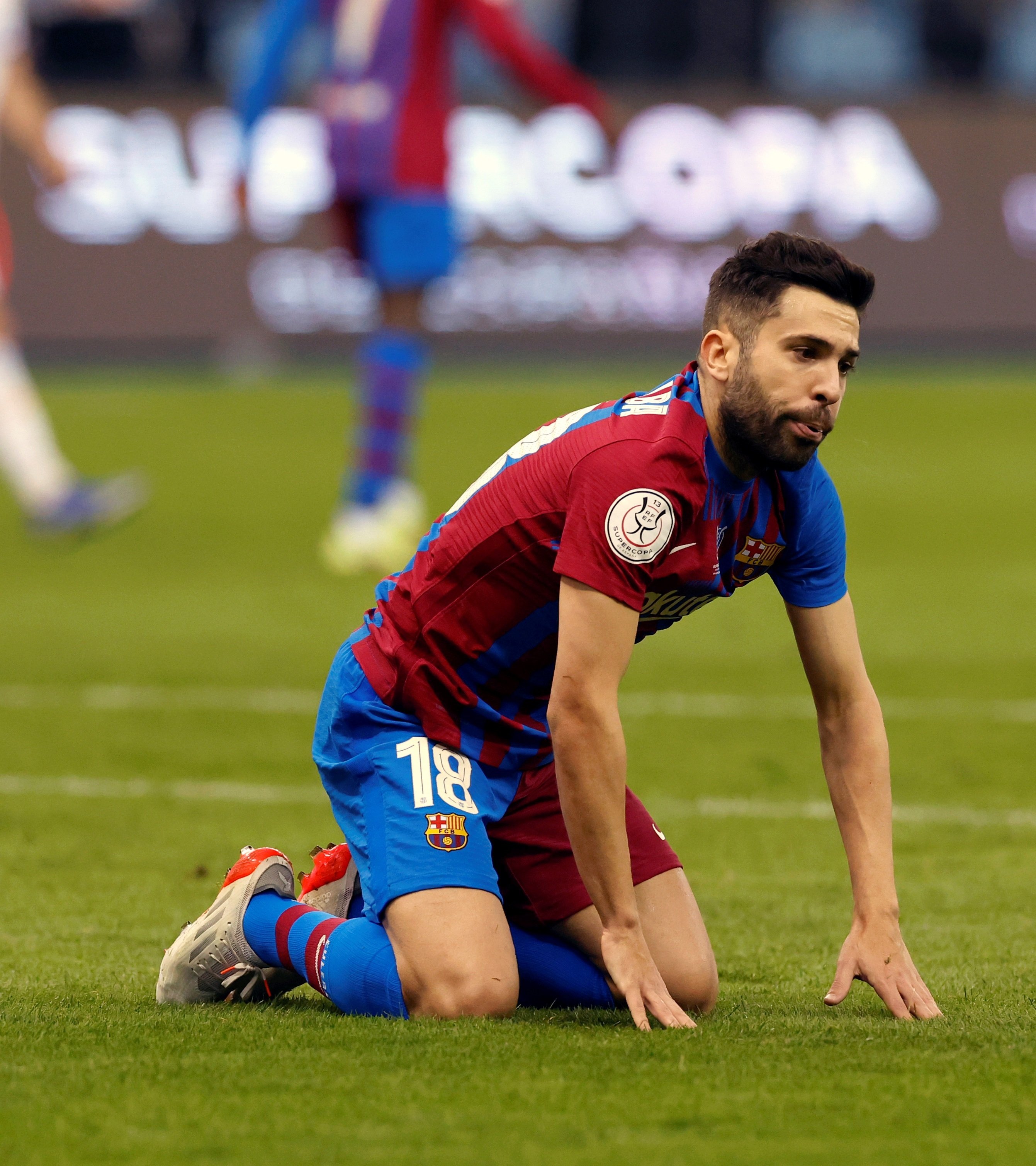 El Barça ata al sustituto de Jordi Alba, pero Florentino Pérez sube la oferta para dinamitar el fichaje