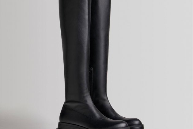 Botas planas XL de Bershka2