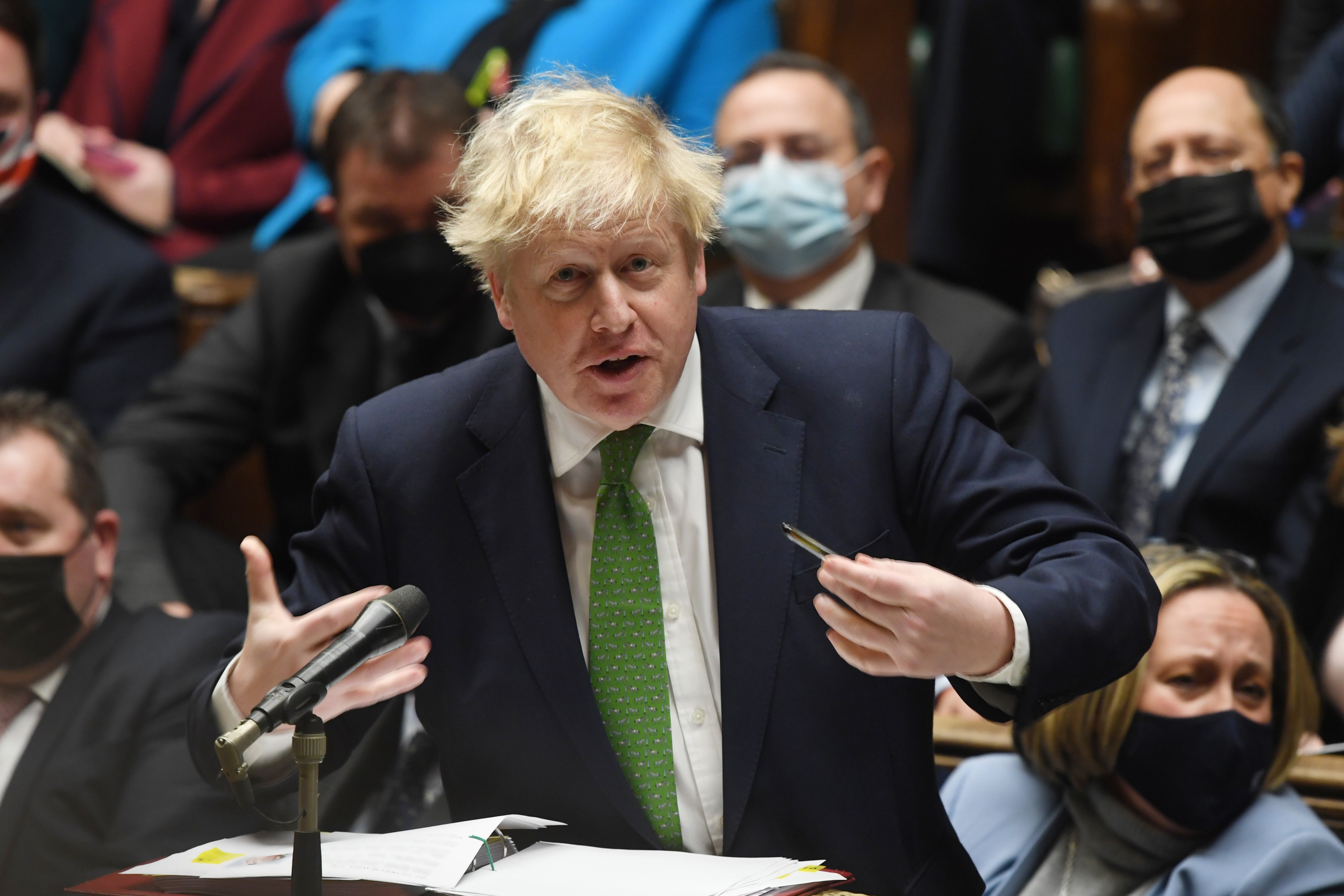 Els conservadors, contra Johnson: com el poden fer fora?