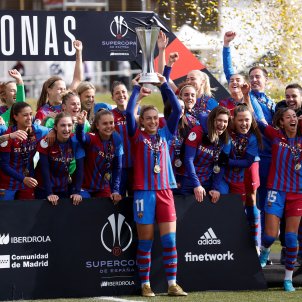 El Barça femenino se luce ante el Atlético de Madrid en la final de la Supercopa de España (7-0)