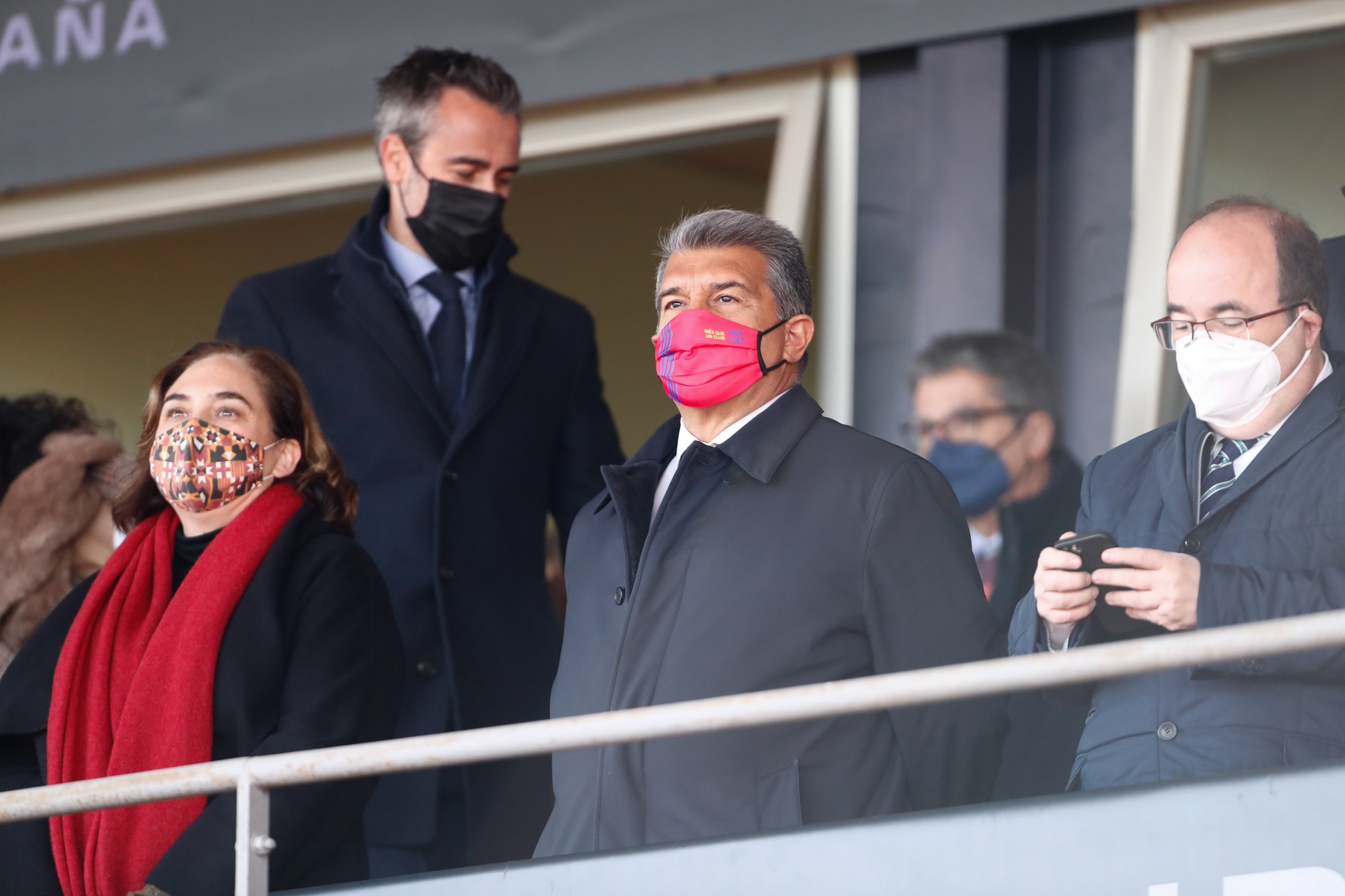 L'Ajax demana un traspàs, Joan Laporta una cessió, es tanca en 7 dies i el jugador pressiona per anar al Barça