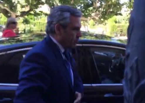 Vídeo: De Alfonso llega "tranquilo y preocupado"