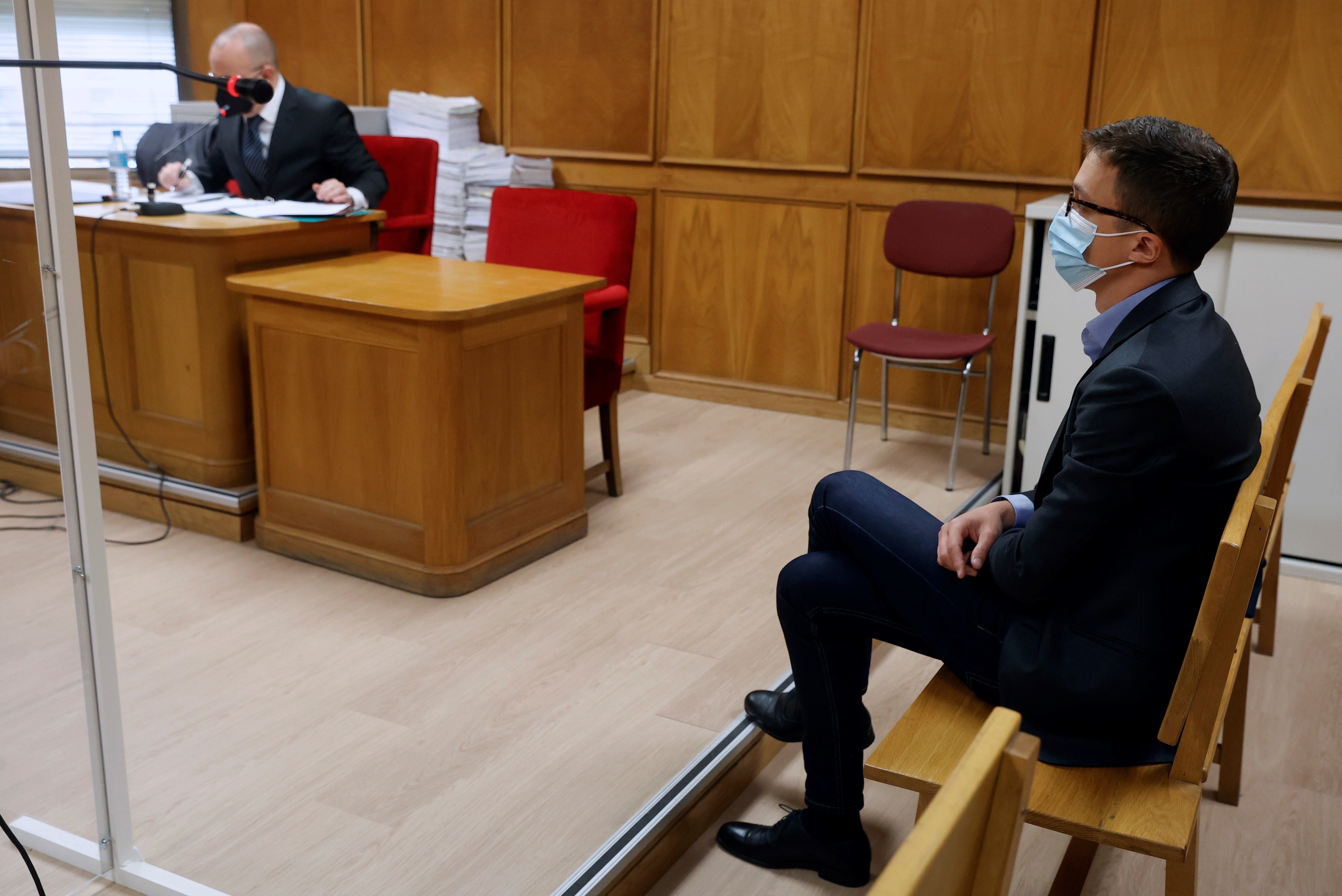Suspenden el juicio contra Errejón: dudas sobre la parcialidad de la jueza