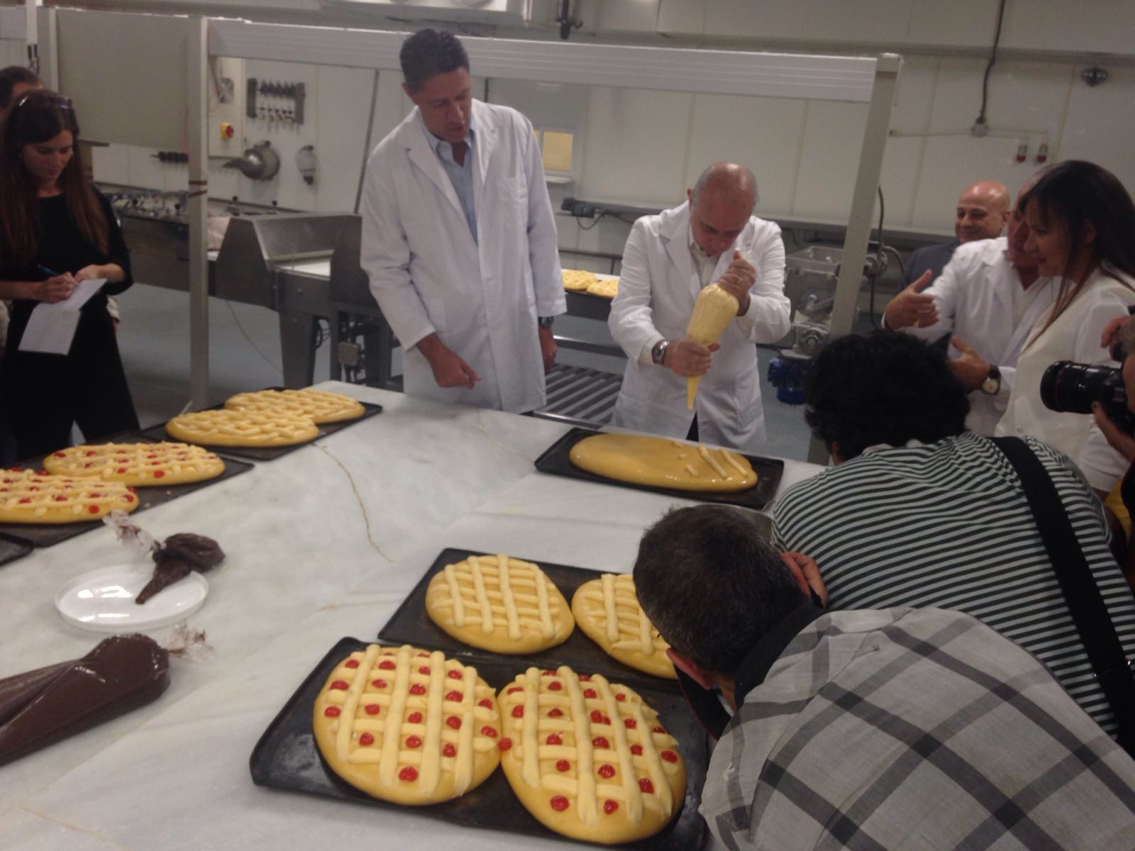 El ministre evita apuntar, però diu que té sospites sobre l’autoria de les filtracions