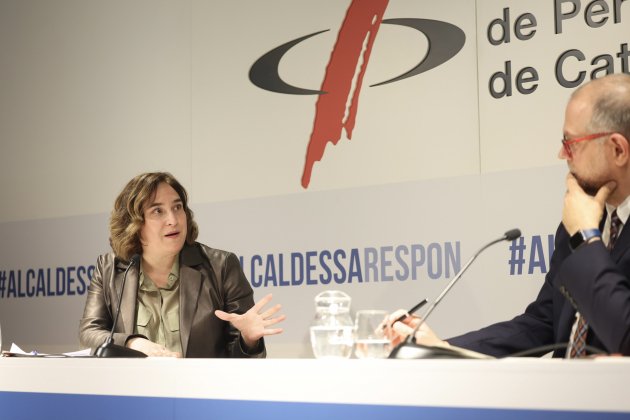 ada colau alcaldessa respon col·legi de periodistes enero 2022 - sergi alcàzar