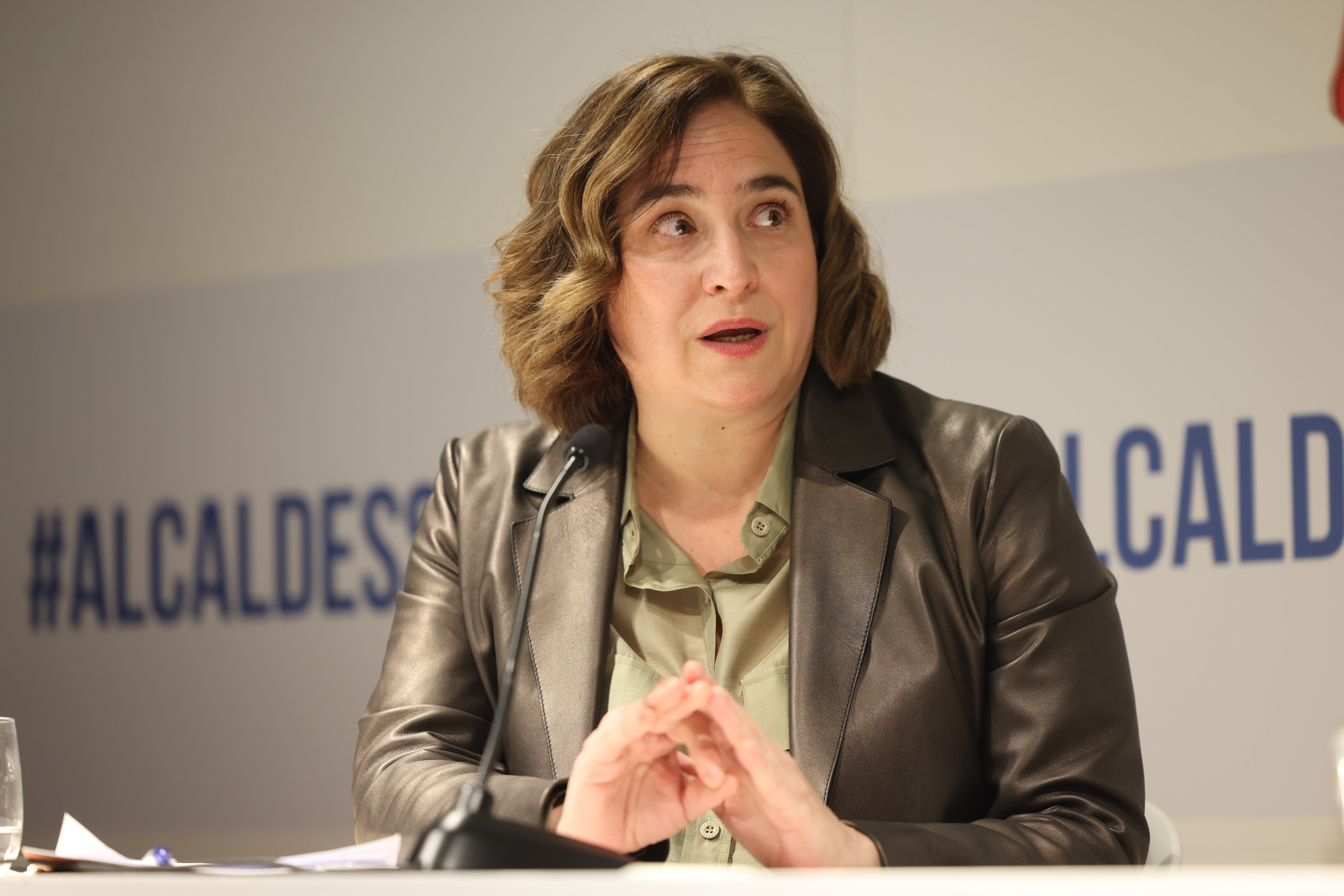 Colau tendrá que aclarar hoy la acusación "de adjudicar a dedo 80 millones"