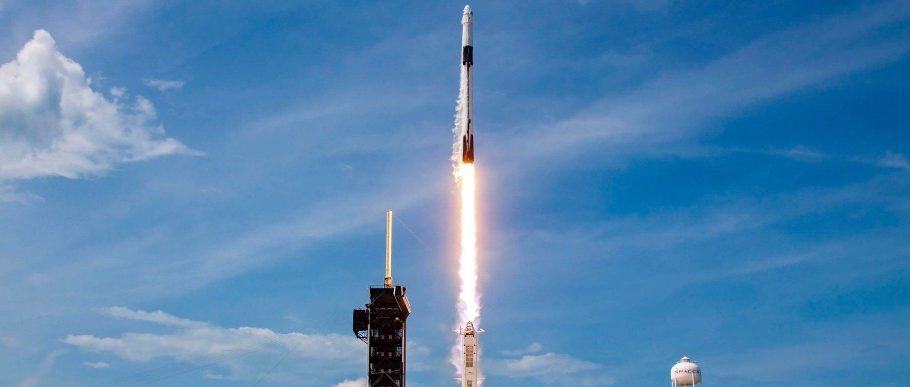 Un cohete de SpaceX, fuera de control, podría estrellarse contra la luna en marzo